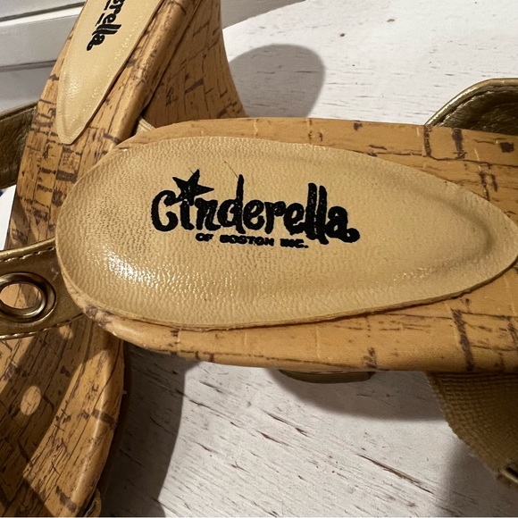 Cinderella of Boston Gold Grommeted Cork Wedge Heels.  Size 3. - Picture 7 of 9